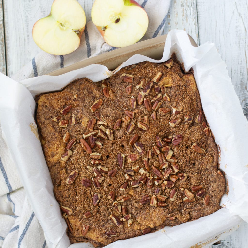 Paleo Apple Cinnamon Coffee cake is an easy brunch recipe or gluten free dessert. This refined sugar free apple coffee cake is a great healthy fall recipe that will impress any guests. #paleo #norefinedsugar #applecinnamon #glutenfreedessert #dairyfree #healthydessert #brunchrecipe 