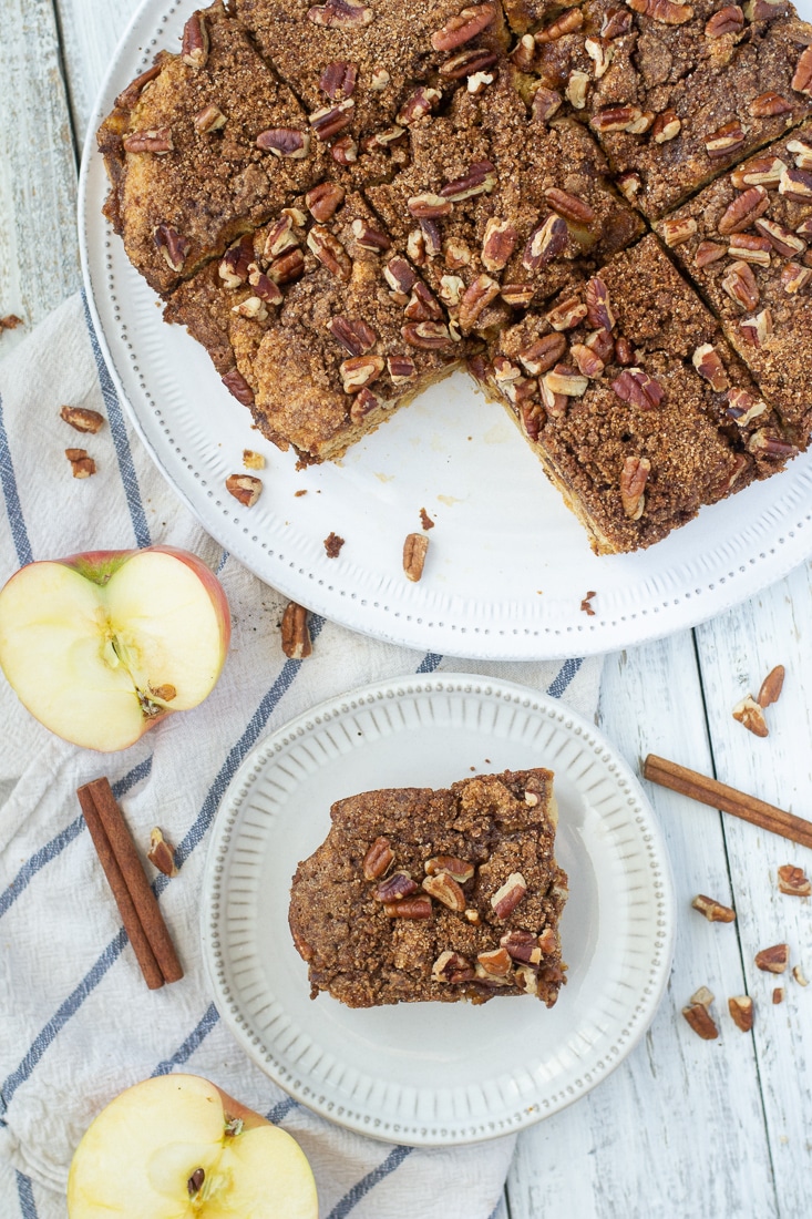 Paleo Apple Cinnamon Coffee cake is an easy brunch recipe or gluten free dessert. This refined sugar free apple coffee cake is a great healthy fall recipe that will impress any guests. #paleo #norefinedsugar #applecinnamon #glutenfreedessert #dairyfree #healthydessert #brunchrecipe 