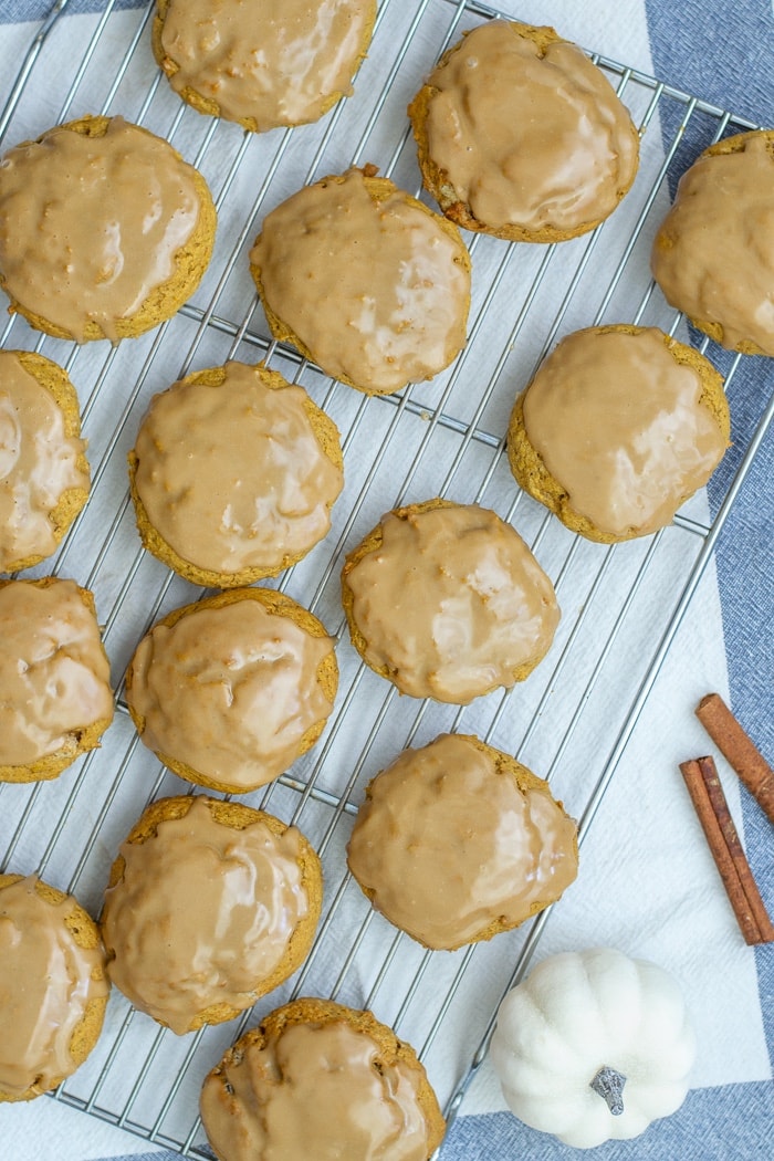 How to make Maple Glazed Pumpkin Cookies - A  yummy pumpkin pie alternative this Thanksgiving. 