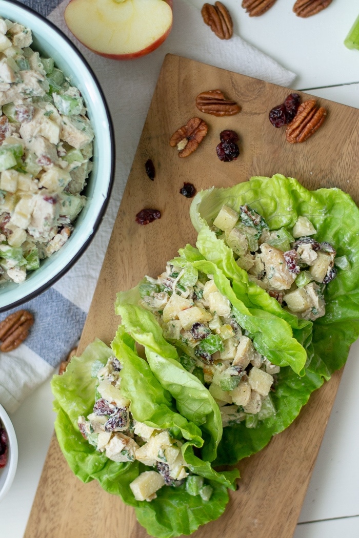 Quick and easy lunch recipe Apple Cranberry Chicken salad is a no mayo chicken salad with greek yogurt. This high protein recipe makes a great no heat meal prep lunch! #mealprep #chickenrecipe