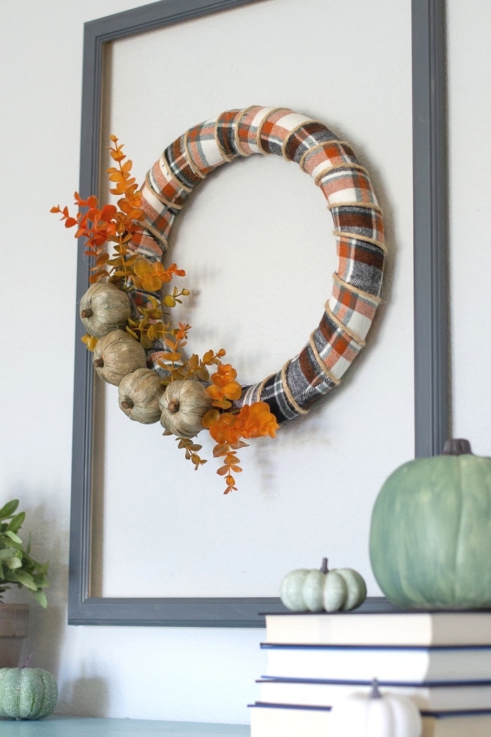 How to style a farmhouse fall wreath