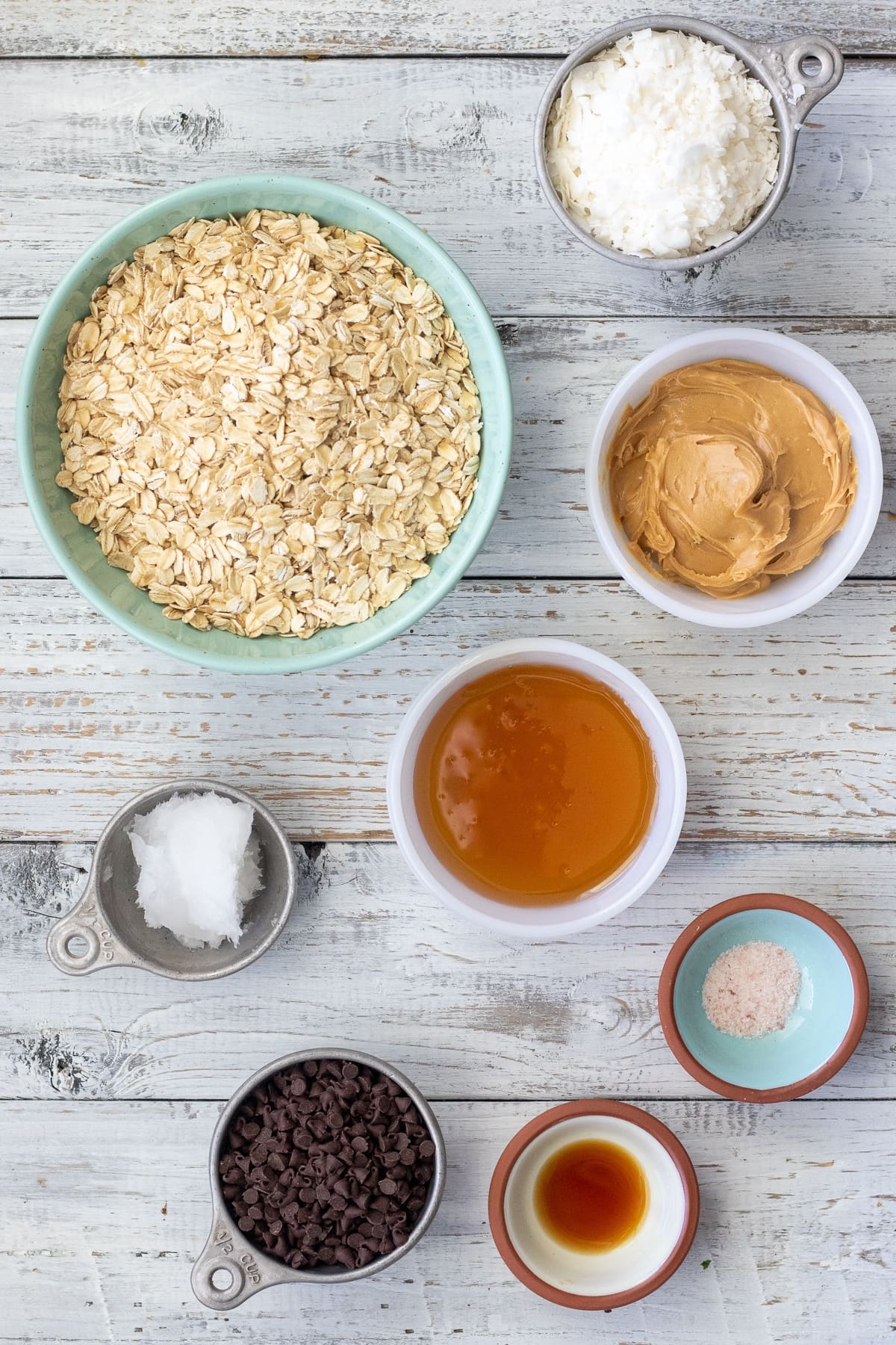 Ingredients for making your own chewy granola bars