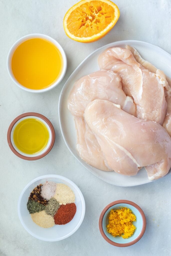 Required ingredients for healthy baked chicken breasts recipe.