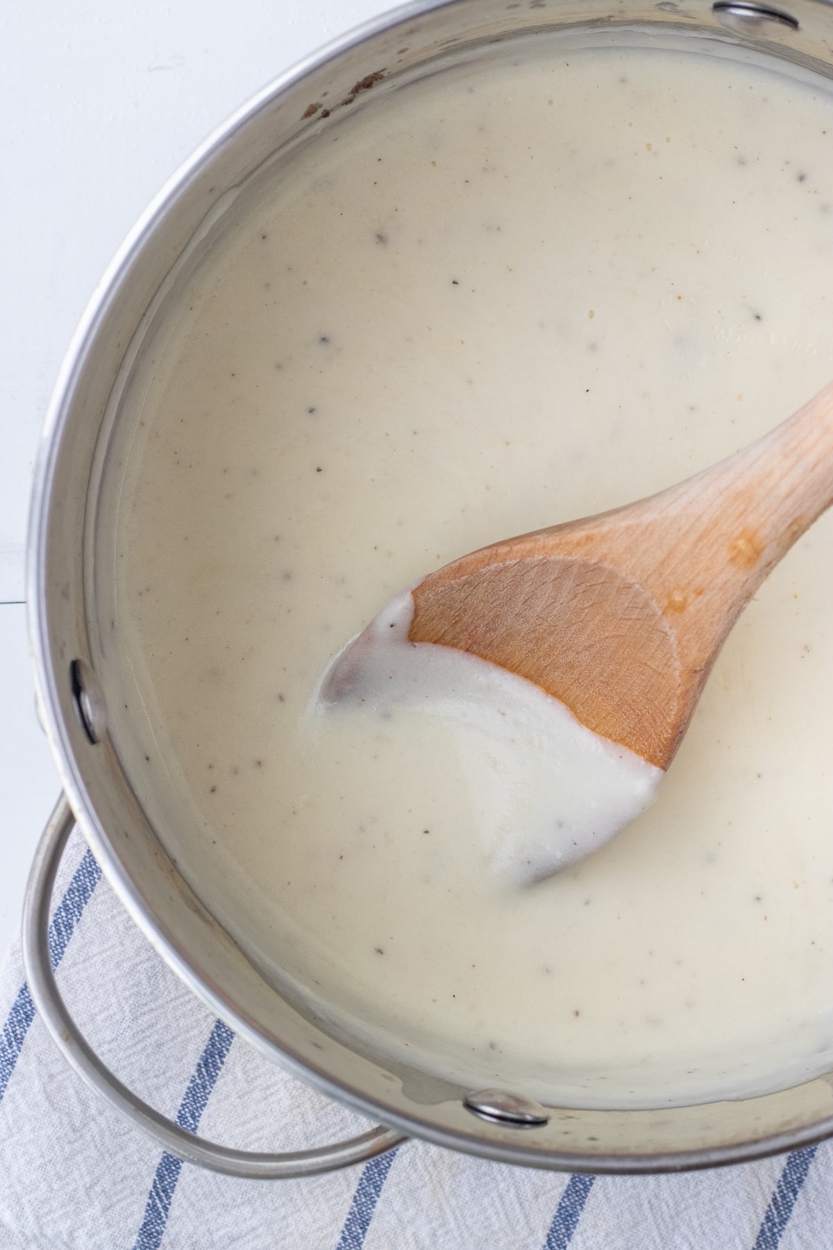 How to make the white cheddar sauce